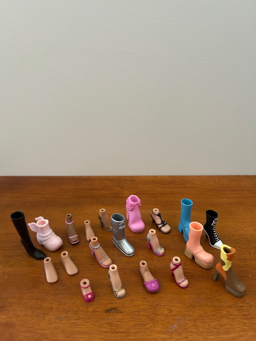 Bratz single shoes lot